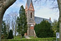 Auf einer Rundfahrt durch Ostholstein hat Holger Wrage seinen Fokus auf Kirchen und andere historische Gebäude gelegt. Unter anderem kam dieses Foto von der Feldsteinkirche Hansühn dabei heraus.