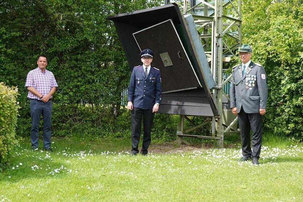 Bürgermeister Mark Burmeister, Ortswehrführer Jacob Revenstorf und 1. Ältermann Thorsten Krüger.