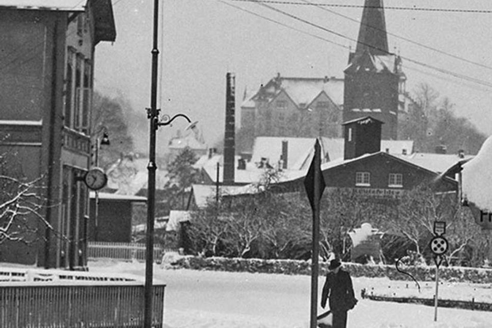 Ein Plöner Wintermärchen in den 30er Jahren, das der Fotograf Karl Ehmke für Aufnahmen im Schnee nutzte. Die Schützengilde und das Kreis Museum haben aus der Sammlung der Negative eine Auswahl getroffen und einen Kalender produziert.