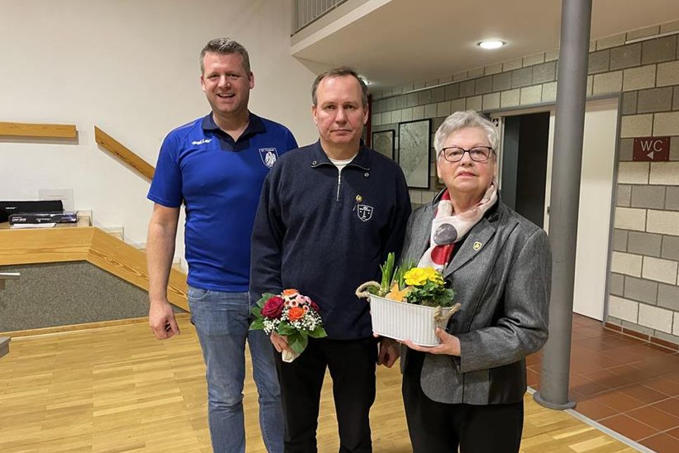 Erster Vorsitzender Stefan Hagen (lks.) mit den anwesenden Geehrten.