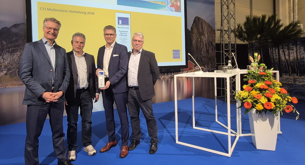 Thomas Nitsch (Referent Technik & Infrastruktur des Caravaning Industrie Verband e.V.), Gunnar Mehnert (BVCD-SH e.V.), Tourismusdirektor Oliver Behncke und Raymond Eckl (1. Vorsitzender des CTJ) bei der Preisverleihung in Essen