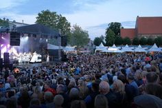 Das Eröffnungskonzert des Europäischen Folklore-Festivals gehört zu den beliebtesten Veranstaltungen im Festivalkalender.