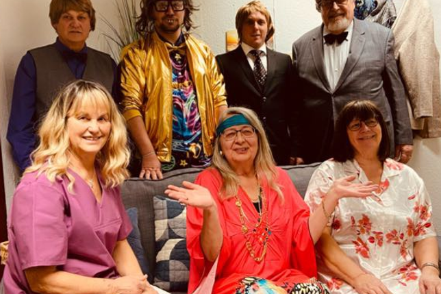 Premiere des plattdeutschen Theaterstücks „WG-Wohnsinn“