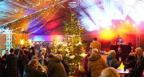 Neben den legendären After-Work-Partys immer donnerstags mit DJ Florian Stolz, heißt es immer samstags „Bühne frei“ beim „Wintertreff Live“.