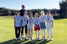 Die erfolgreiche Golfjugend aus Timmendorfer Strand mit Trainer Heiko Boness.
