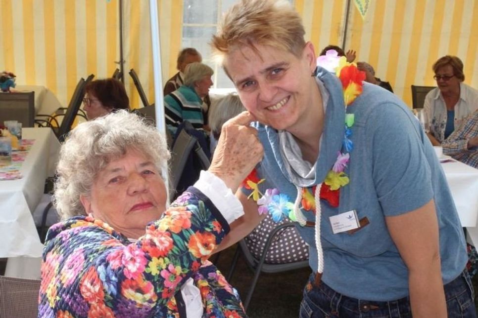 Dankbar und zufrieden zeigte sich Margarete Kipphen-Maihack der Mitarbeiterin Anja Hinze für das gelungene Fest.