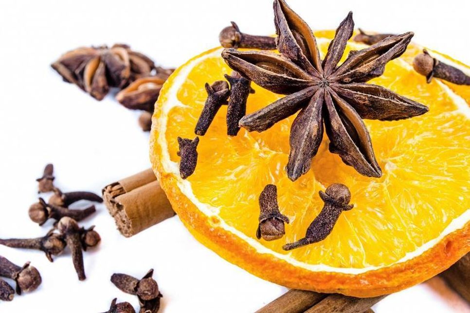 Der Duft von Nelken, Orangen, Zimt und Sternanis läuten die Advents- und Weihnachtszeit ein.