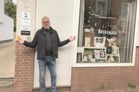 Auch Fotograf Reimo Schaaf waren die Hände gebunden: Durch den Stromausfall ließen sich die Rollläden zu seinem Geschäft nicht öffnen.