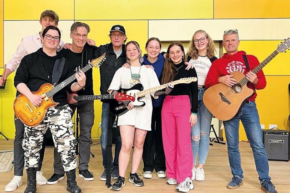 Sie sind fester Bestandteil beim Kiwanis Schulmusik Festival: Die Schulband des Gymnasiums am Mühlenberg in Bad Schwartau, bestehend aus Lehrern und Schülern.