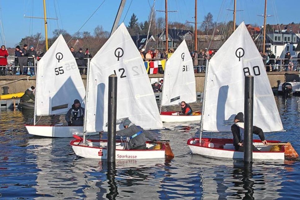 Start in vier Booten