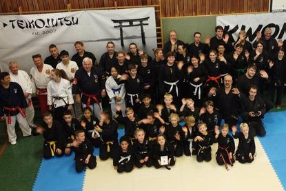 Zwei Teikojutsu-Schüler des Ostseesportverein Scharbeutz nahmen bei einem internationalen Selbstverteidigungslehrgang teil.