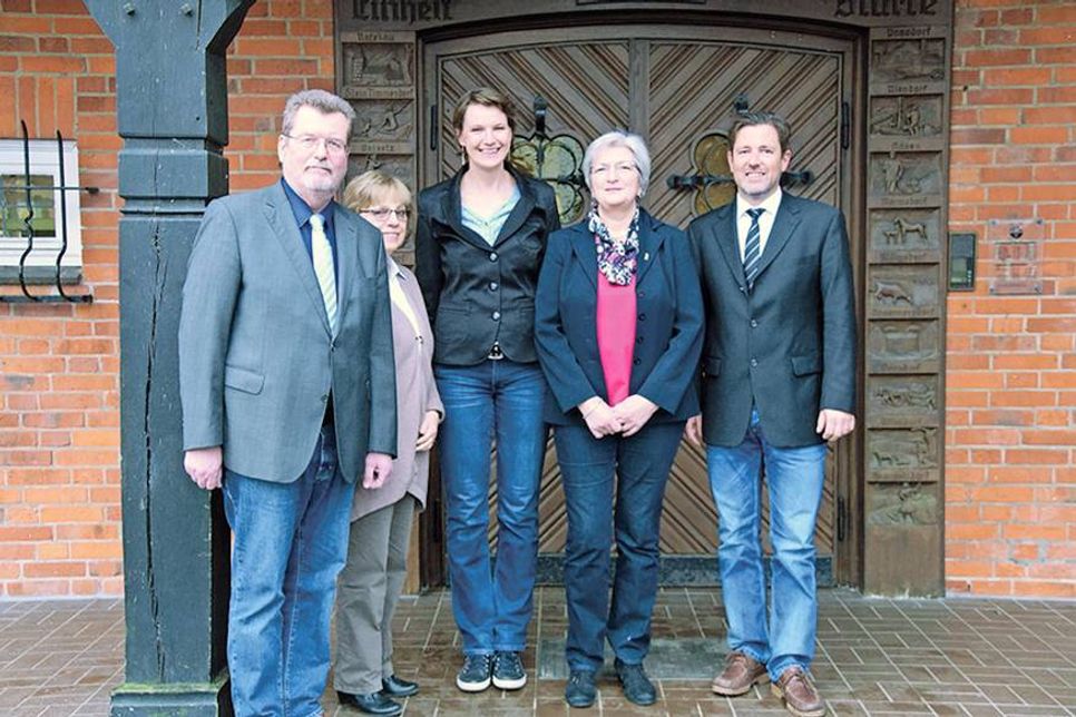 Das Team Inklusion der Gemeinde Ratekau: Hans-Jürgen Krause (v.l.), Irmgard Bartholomé, Ilka Manthe, Gabriele Priedemann und Bürgermeister Thomas Keller.