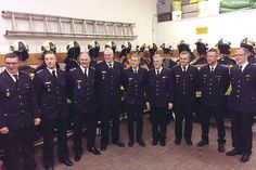 Der Vorstand der Freiwilligen Feuerwehr Stockelsdorf: (v.l.n.r): die Gruppenführer Rene Buchholz und René Andersch, Claus Meinke (stellvertretender Wehrführer), Roland Becker (Wehrführer), Bernd Visser (Kassenwart), Torben Hempel (stellvertretender Gruppenführer), Daniel Wriggers (Gerätewart), Stefan Prüß (stellvertretender Gruppenführer) und Schriftwart Christoph Dornheim. (Foto: FF Stockelsdorf/hfr)