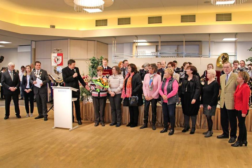 Hilft und steht dabei selten im Fokus: Die Grömitzer Ortsgruppe der Neustädter Tafel wurde im Rahmen des Empfangs geehrt.
