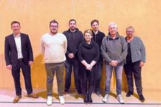 Bürgermeister Thomas Keller (von links) mit dem neuen Dorfvorstand von Pansdorf, Dorfvorsteher Christian Bruns, Jens-Henning Rathje, Stellv. Dorfvorsteherin Julia Nodorp, Sven Klusmann, Kay-Uwe Westfahl sowie Bürgervorsteherin Gabriele Spiller.