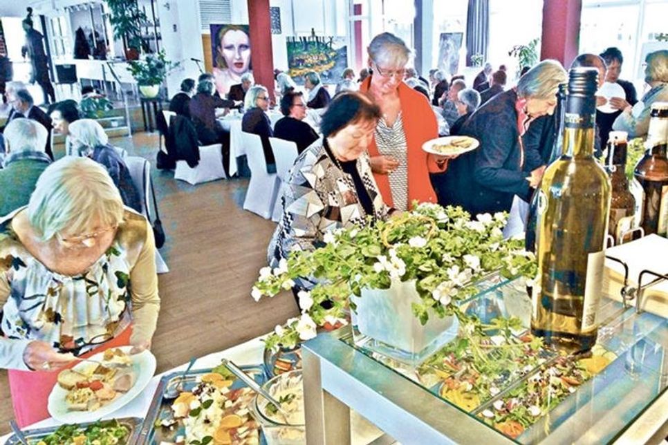 Ein reichhaltiges Büffet rundete die 2. Kulturmatinee ab.