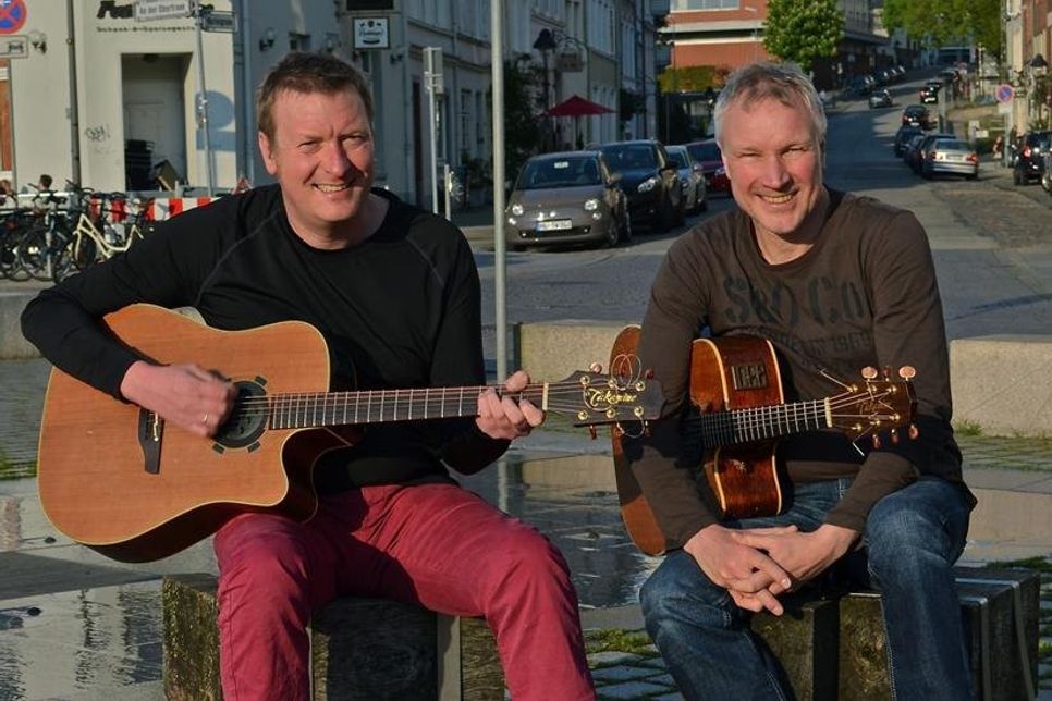 Grömitz. Am Mittwoch, dem 15. Juli präsentiert das Duo Jessen &amp; Melzer ohne großen Schnickschnack den Sound und Charakter einer vielseitigen Auswahl an Coverstücken. Los geht es um 19.30 Uhr auf der Musikbühne im Kurpark. Der Eintritt ist kostenfrei. Um an der Veranstaltung teilnehmen zu können, wird eine Anmeldung unter www.groemitz.de/veranstaltungen empfohlen. Eine Anmeldung vor Ort, bei ausreichender Platzkapazität, ist aber auch möglich. (red)