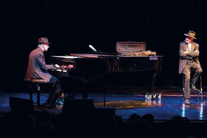 Mueller-Stahl mit Günther Fischer am Klavier.