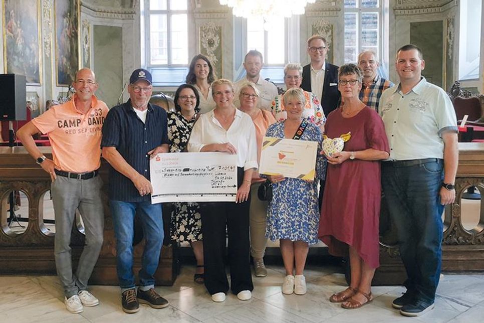 Große Freude herrschte vor Kurzem bei der Spendenübergabe im Lübecker Rathaus.