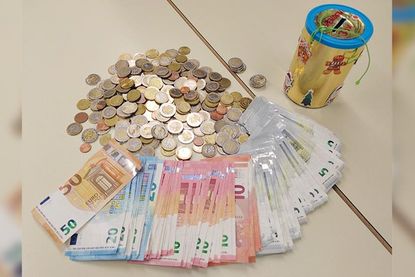 Das gespendete Geld vom „Lebendigen Adventskalender“.
