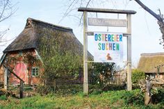 Am Ostermontag lädt das Dorfmuseum Ratekau zum Ostereiersuchen ein.