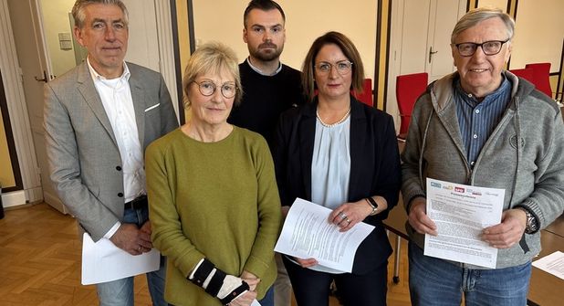 Die Fraktionschefs (v.l.) Matthias Rachfahl (CDU), Monika Obieray (Grüne), Marius Winkler (FDP), Sonja Wirges (Freie Wähler) und Uwe Tewes (SPD) nahmen am Sonnabend Stellung zur Causa „Eutiner Festspiele“. Foto: Graap