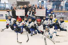 Überschuss vom Weihnachtsmarkt: Aktivgruppe spendet 1.500 Euro an Kinderherz und Eishockey-Nachwuchs