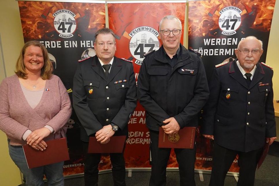 Geehrt: Katrin Raabe, Holger Klippstein, Harald Bebensee und Manfred Höfs (v. lks.).