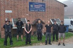 Das Team von Dachtechnik Neustadt mit Inhaber Thomas Krüger ist von Fehmarn bis Hamburg im Einsatz.