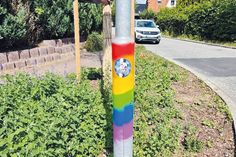 Die Gemeinde Stockelsdorf erstattet Anzeige wegen Sachbeschädigungen an Straßenlaternen.