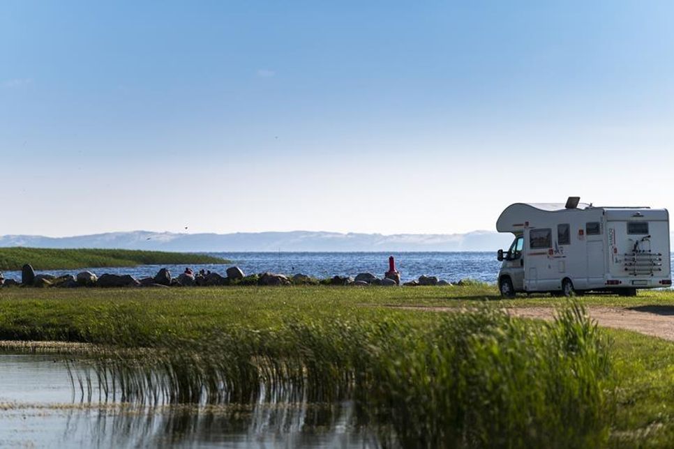 Herrliche Aussichten und die Möglichkeit jederzeit weiterzufahren. Campingreisen sind die Individualurlaube schlechthin.