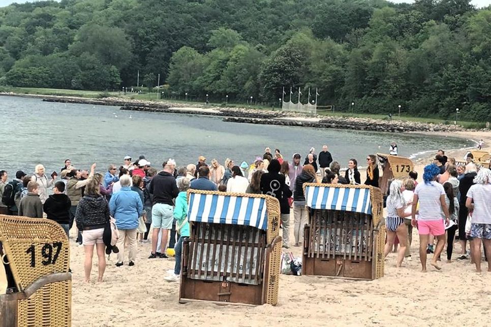 Alle warten gespannt auf dasStartzeichen.