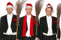 Das Trio Bidla Buh verabschiedet sich mit schrägem Witz und musikalischer Weihnachtsstimmung von seinem Publikum.