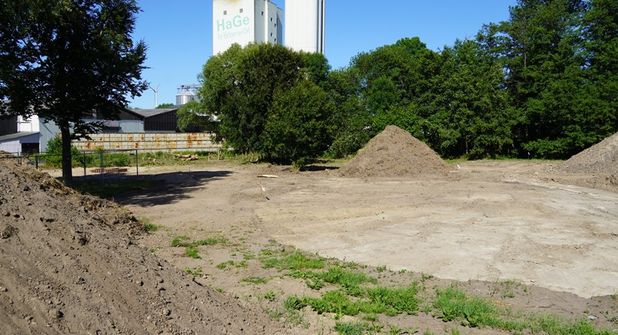 Mit der Neugestaltung entsteht am Wiesenkrog ein modernes Freizeitareal, das die Aufenthaltsqualität steigern und einen attraktiven Treffpunkt für Kinder, Jugendliche und Familien in Lensahn schaffen soll.