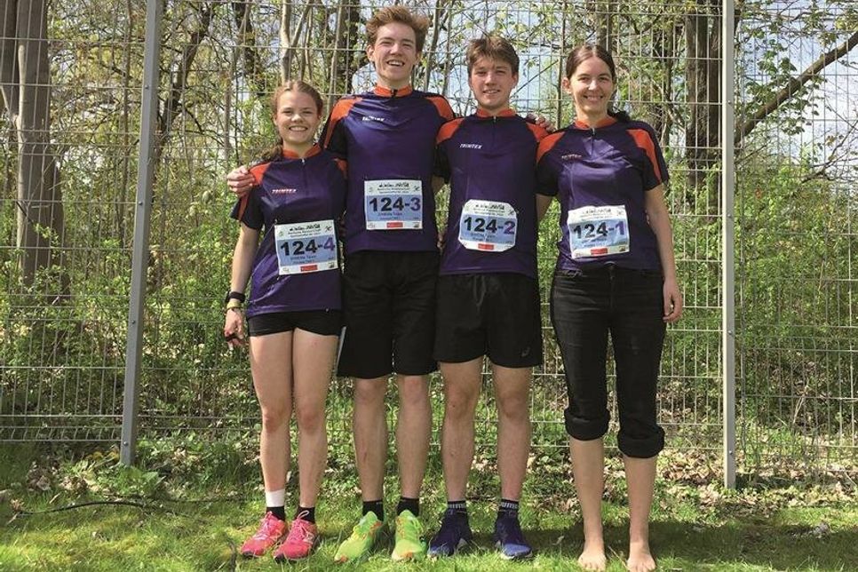Die Sprintstaffel der Orientierungsläufer: Emma Caspari,Kristaps Grahl, Konrad Stamer, Ieva Grahl.