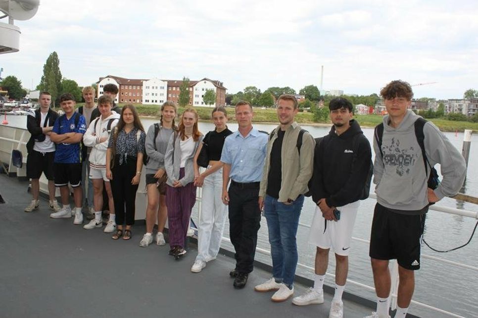 Schülerinnen und Schüler aus Neustadt, Grömitz und Timmendorfer Strand informierten sich über vielfältigen Möglichkeiten bei der Bundespolizei See.