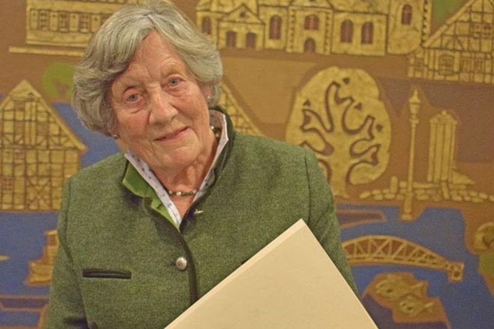 Mit Energie und Begeisterung, verbunden mit Bescheidenheit, so Laudator Rüdiger Koch, setzte sich Viktoria von Flemming, in ihrer Zeit als Priörin, für die Erhaltung des kulturellen Erbes des Klosters ein