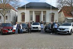 Markus Hagen (Auto Hagen), Danjela Höhler (Auto Senger), Holger Werner (Gewerbeverein), Dennis Herzog (Autohaus Herzog), Gaby Strege (Süverkrüp Mercedes-Benz) und Andreas Junge (Autohaus Egler) freuen sich auf Samstag.