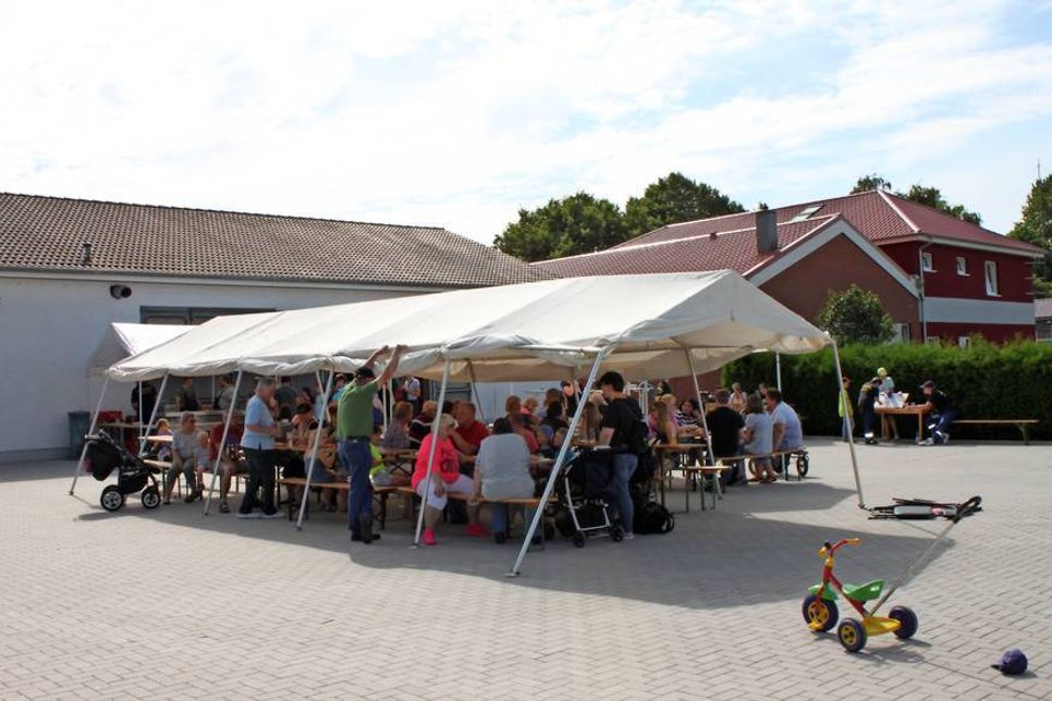Bei Temperaturen um 30 Grad war ein schattiges Plätzchen gefragt.