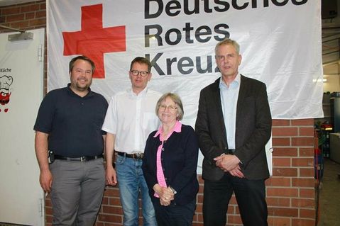 Christian Steffen, Jan Hering, Renate Forstreuter (Beisitzerin) und Jens Klüß (v. lks.) bilden den neuen DRK-Teamvorstand.