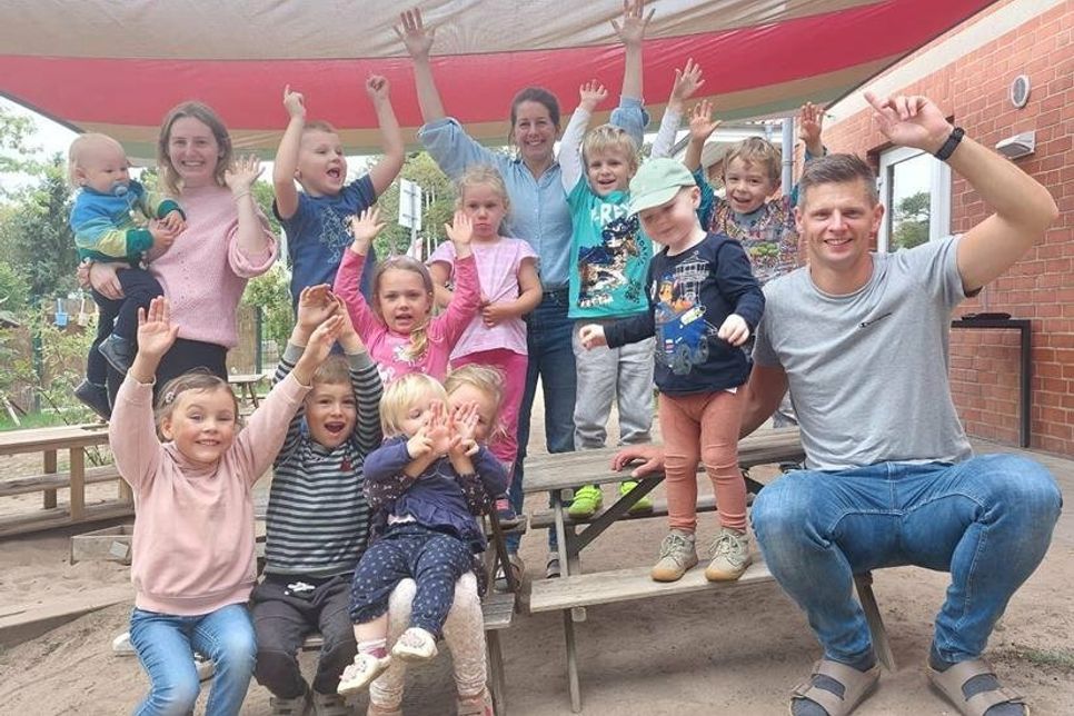 Ein neues Sonnensegel für die Küstenkids.