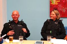 Jörg Nebel und Iris Merz berichten von ihrem Beruf bei der Polizei. (Foto Heike Rhein)