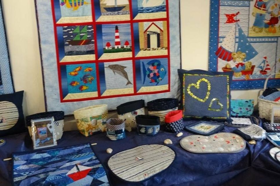 Patchwork-Arbeiten von Monika Wegener und Petra Böckmann.