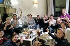 Eine Massageparty ist genau das Richtige, um zu entspannen, zu quatschen und gemeinsam Spaß zu haben.