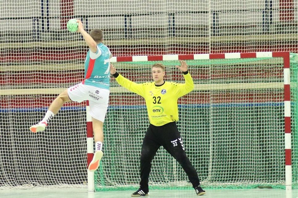 Er ließ Justin Rundt im Tor der HG Hamburg Barmbek kaum eine Chance - Yannik Barthel Nr. 7.