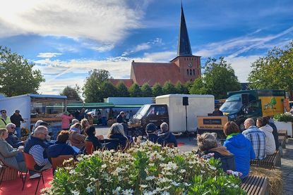 Schon auf dem Herbstwochenmarkt war der Pianist zu Gast in Neustadt. (Foto: Stadtmarketing)