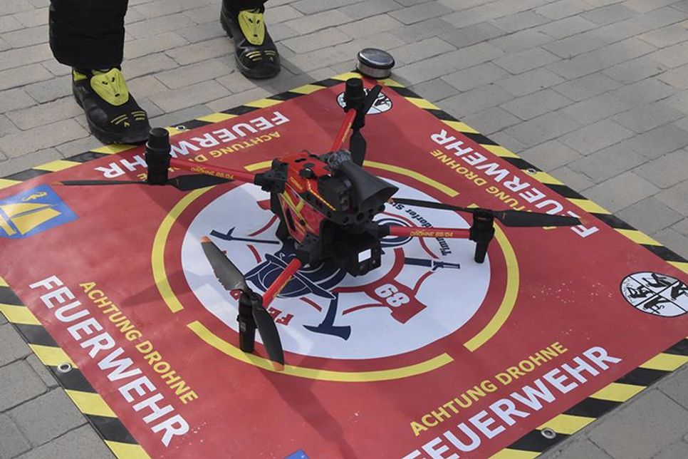 Die Freiwillige Feuerwehr Timmendorfer Strand hat das Gebiet mit der Drohne abgeflogen, um sich ein genaueres Bild vom Einsatzgeschehen zu machen.