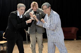 Die Darsteller Daniel Albrecht, Pio Kleinwort und Adrian Kasakewitsch (v. lks.).