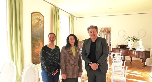 Die Gemeinde Ahrensbök ist um ein Trauzimmer reicher