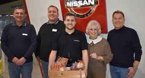 Kfz-Meister Torsten Koch, Serviceberater Andreas Deutschländer, Kfz-Techniker Meister Lukas Hagen, Karin Hagen und Inhaber Markus Hagen (v. lks.).